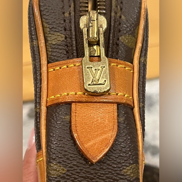 Authentic LOUIS VUITTON Marly Dragonne wristlet in Monogram PM - Picture 6 of 12